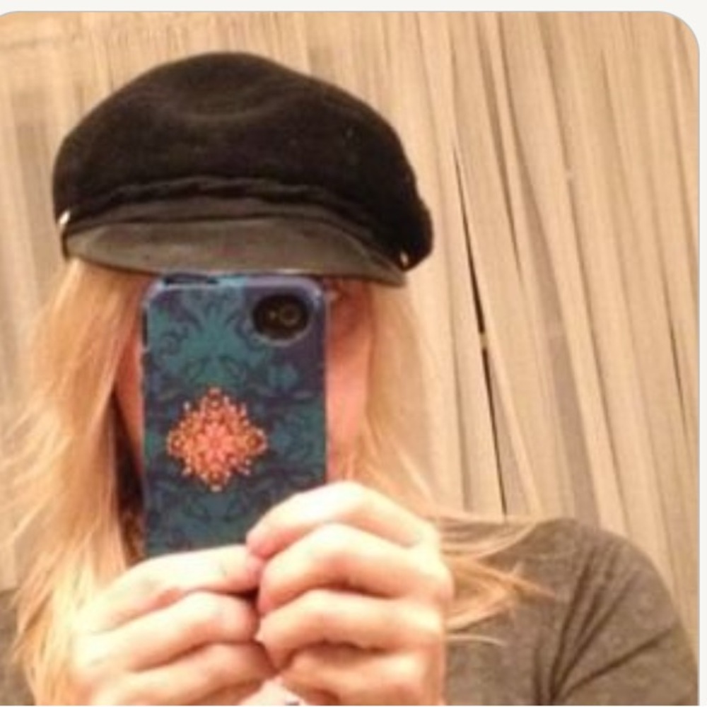 DKNY Classic Black Cap
